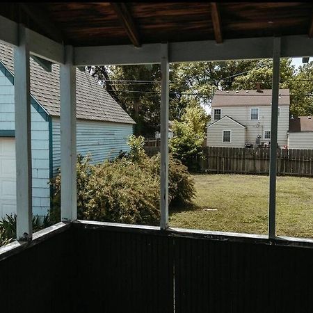 Bluebird Cottage, Walking Distance To Fairgrounds 허친슨 외부 사진