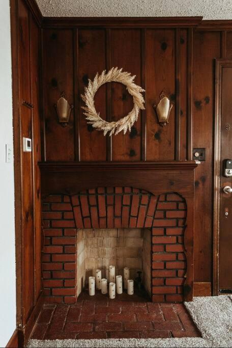 Bluebird Cottage, Walking Distance To Fairgrounds 허친슨 외부 사진